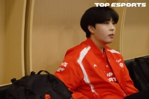 场外再爆大节奏！疑似JDG经理蓝莲花爆料Kanavi职业态度有问题