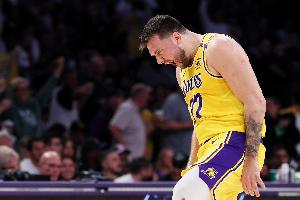 东契奇连续三场比赛场均45.3分 2007年科比之后湖人队史首人