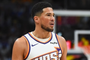 得分砍瓜切菜！布克赛季前六场砍下五次30+ 太阳队史首人