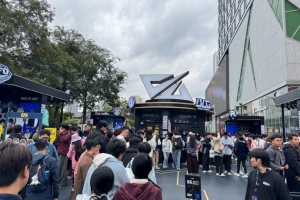 媒体人分享IG和BLG活动现场：排长队 要这俩打决赛拳头嘴都能笑歪