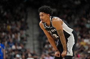 哈珀季后赛单场砍至少24分10板6助7断 NBA历史首人
