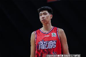 媒体人：徐昕还有不少防守漏洞 想试训NBA须在防守端利用体型优势