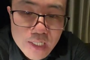 老阿姨的魅力这么大？！杰伦-格林在后背纹上40岁女友的画像！