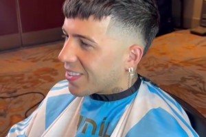 面对旧主自然要全力以赴！名场面：哈兰德的“超级英雄”式进球！