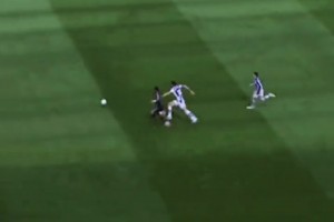 老当益壮球迷现场实拍莫德里奇回追防守卡位