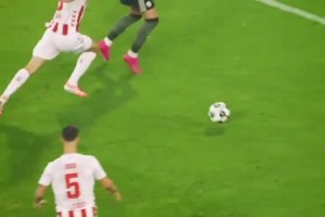 老艺术家的从容！凯恩这脚无定形射门，游戏里都未必能做到！