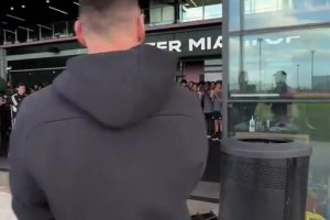 姆巴佩：超越C罗？他是马德里的标杆！我得再等等才能比较