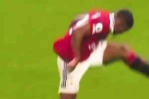 这种远射居然敢用身体挡出！当年德赫亚这扑救是真的自信啊！