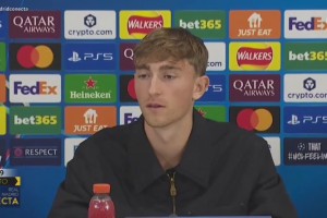 安菲尔德球场求婚！两名皇家马德里球迷即将步入婚姻殿堂！