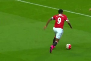 回顾马夏尔对利物浦的首秀进球毁了他的究竟是什么？