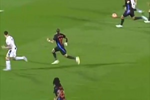 皮克亲生儿子现场看自己老妈夏奇拉演唱，儿子都长这么大啦