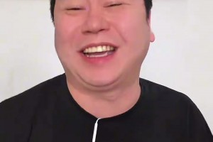 哈登三分杀死比赛把大史高兴坏了：3+1不吹？太帅太硬了！